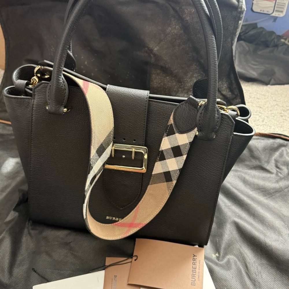 Burberry Black Leather Shoulder Bag top handle satchel with magnetic Strap - Picture 7 of 16